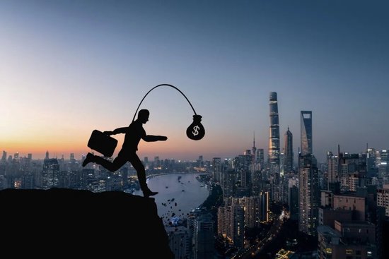 诚利和  “股神”卷走4500万元跑了：诈骗团伙伪装成“民间股神”，中粤优配APP炒股相关受害者超300人金额超3000万